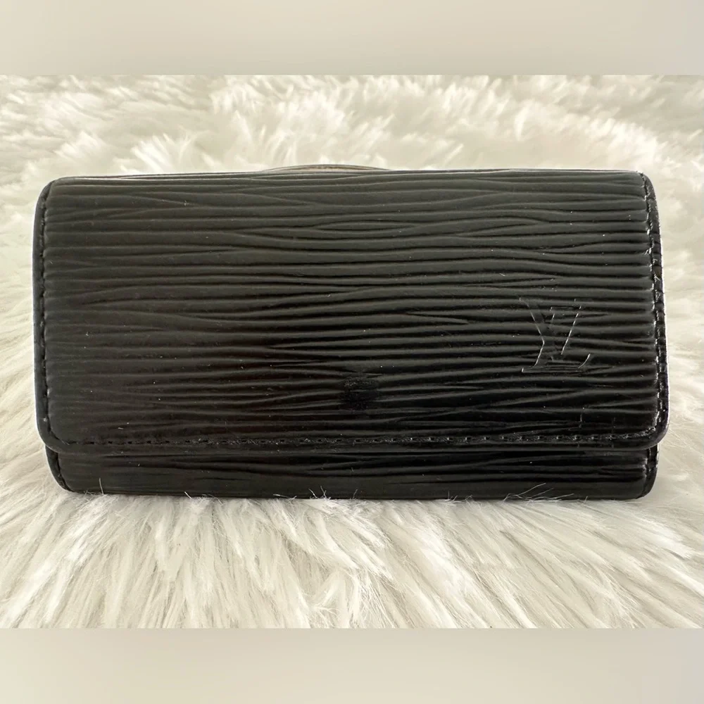 Authentic Louis Vuitton‎ Black Epi Leather 4 Key Case Holder - Picture 2 of 15